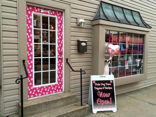 Store front of PINKS