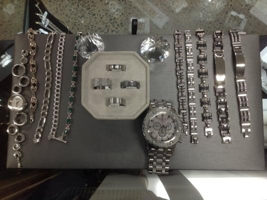 Great selection of fine jewelry. Visit our showroom today for great deals.