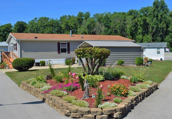 Well-maintained homes and gardens at Ashbury Ridge in Mooresville.