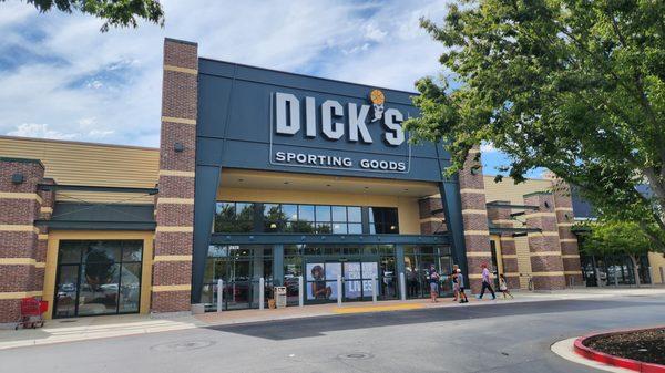 DICK'S Sporting Goods