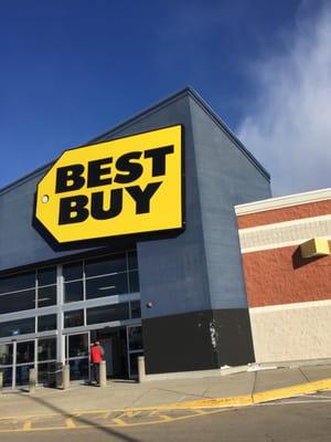 Brockton Best Buy -- Westgate Mall : 200 Westgate Drive, Brockton       Storefront