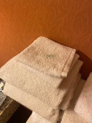 Unchanged dirty towel!!!