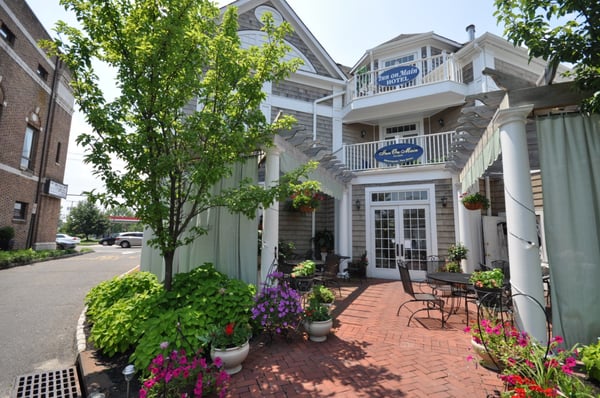 Restaurant Patio