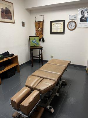 Chiropractor room