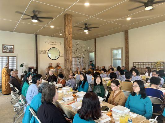 After Wisdom Mind-Opening dharma talk on Sundays, everyone is invited to stay for Awake lunch with the Awake Sangha.