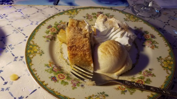 Strudel with homemade whipped cream