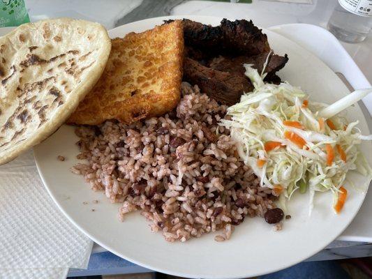 Carne Asada con Gallo Pinto, Queso Frito y Ensalada.