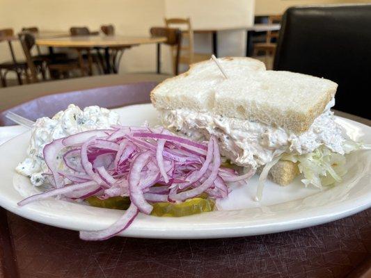 Tuna salad sandwich