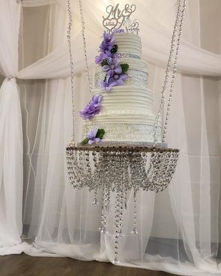 1 Elegant Event now offer hanging cake displays.