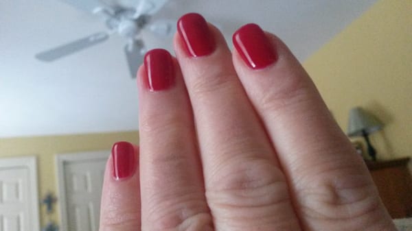 Perfect shellac manicure by Kim.   Great escape in a quiet spot.  Pedicures are wonderful too.  Highly recommend.