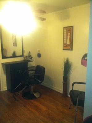 My salon studio in the comfort of my home... A warm and safe environment!