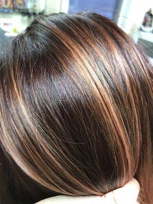 Dimension dimension dimension!! Love this deep red base with rosegold highlights.