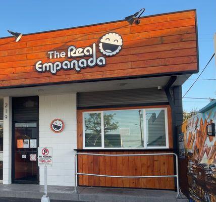 "The Real Empanada-San Clemente" 
 Your Grab-N-Go Empanada Bakery!