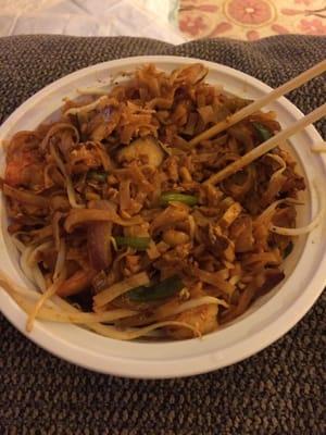 Shrimp pad thai