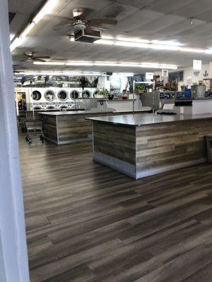 P&J's Lincoln Laundromat