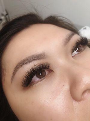 Mega volume lashes