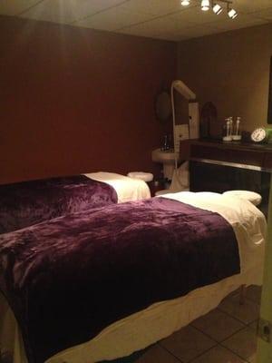 Couples massage room: very relaxing and comfortable