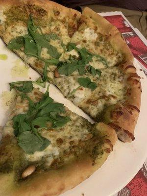 Pizza al la pesto - SO good!