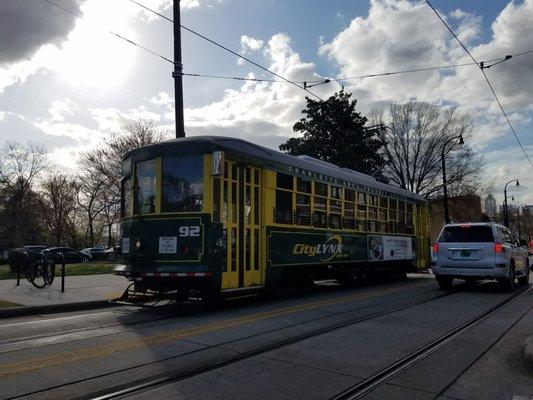 City Lynx Gold Line