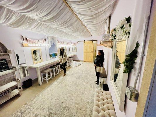 The bride and bridesmaids room! So spacious and connects right to the restroom. Loved it.