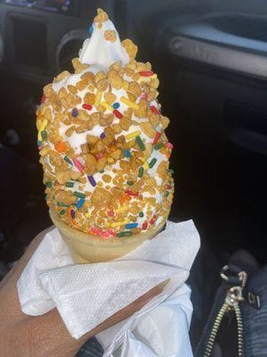 Small vanilla crunch cone