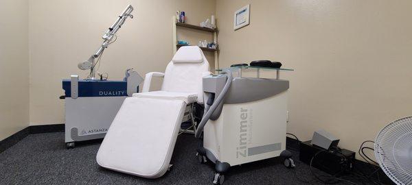 Laser Tattoo treatment room. Duality Laser and Cryo 6 cold air machine.