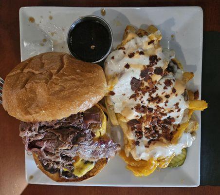 Cheeseburger with Roastbeef, a side of au jus, and loaded Bender fries