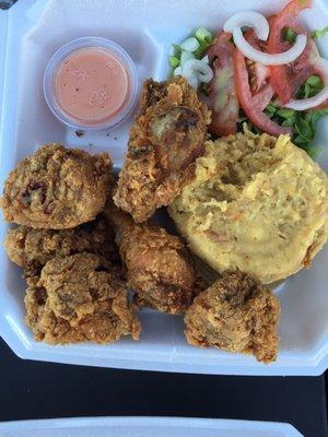 Chicharrón de pollo con mofongo