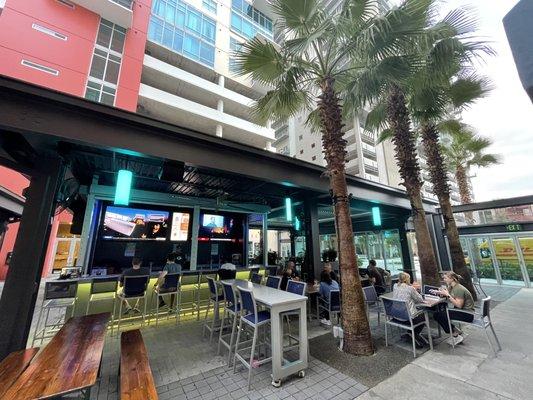 The Ground floor courtyard finally licensing up, Kennedy grand central, Channelside, Downtown Tampa