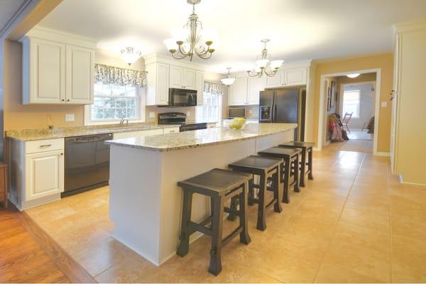 Elegant and spacious Kitchen