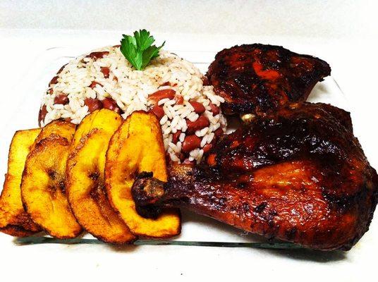 Jerk chicken plate
Jerk chicken | Rice & Beans| Fried Plantains