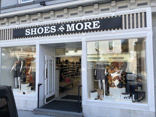 Rye, NY Shoes 'N' More store.