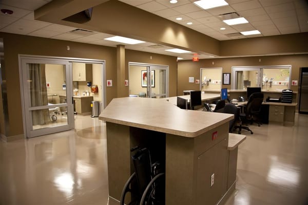 UCHealth Emergency Room - Aurora Central