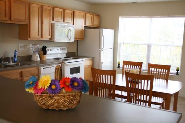 Kitchen with breakfast bar