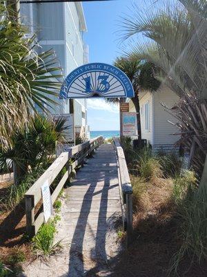 Beach Access 13 steps away