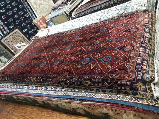 Hooshang Oriental Rug Gallery