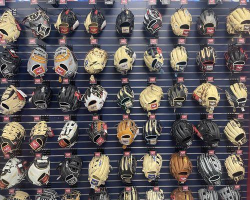 Large selection of Rawlings Gloves