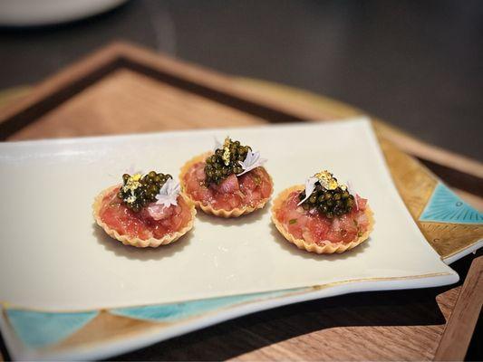 Bluefin tuna tartelette with caviar