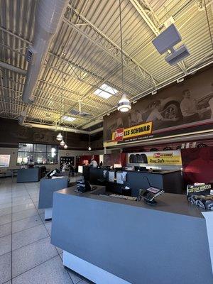 Les Schwab Tire Center