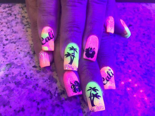 Natalie does amazing nails and styles. She is talented, her artwork is off the hook. I drive 3 hrs, because her nails last, they are quality