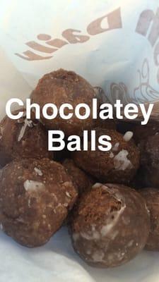 #GoodMorning on this #SundayFunday enjoy a mouthful of #ChocolateyBalls