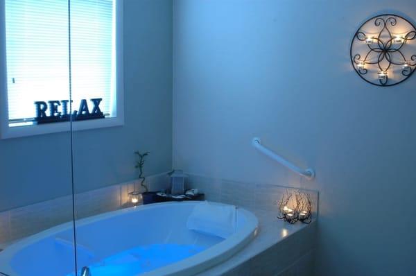 Relax in our pipeless whirlpool tub...