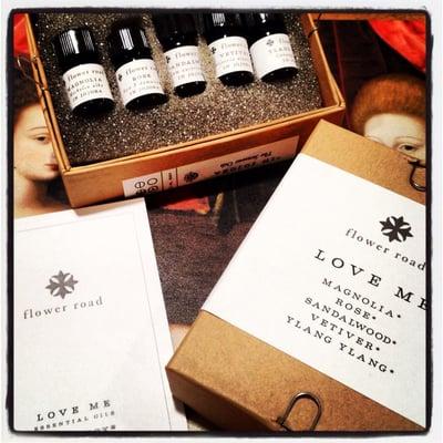 Flower Road Love Me Smart Box 5 2ml vials of the aphrodisiac essential oils.