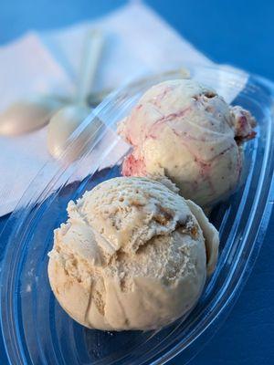 Tiger caramel, raspberry cheesecake double scoop