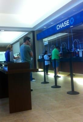 Robin Thicke @ the bank!!!