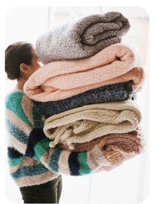 Free blanket or comforter cleaning with your $40 wash and fold order.  Valid 1/13/20  - 1/17/20. Use coupon code WASHFOLD40FREEBLANKET