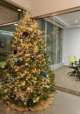 Commercial space / Christmas tree decorated by Patton Christmas Designs by Yvette - Dallas TX