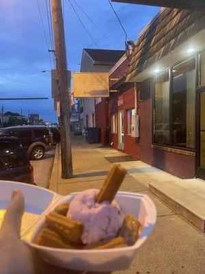 churros with strawberry icecream