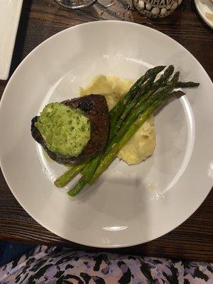 Filet, asparagus and mashed potatoes