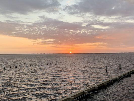 What a beautiful setting to dine, the food was exactly what we were looking for, sunset in March.